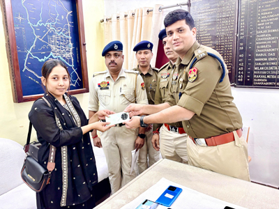 West Agartala police station handed over some stolen mobile phones to its actual owners on December 7 after police recovered these mobile phones from thieves.